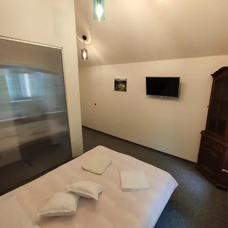 Bed & Breakfast 4 Seasons - House *