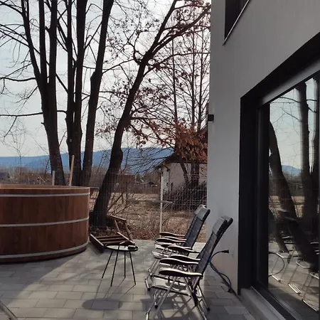 4 Seasons - House